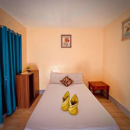 Indino Guesthouse Moalboal Kültér fotó