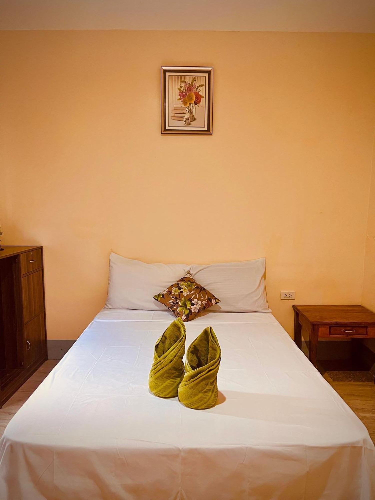 Indino Guesthouse Moalboal Kültér fotó