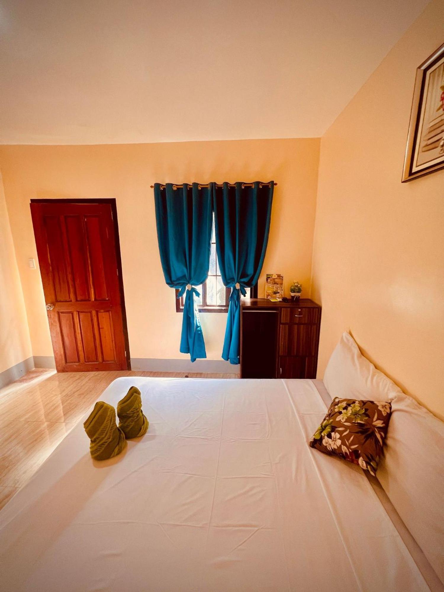 Indino Guesthouse Moalboal Kültér fotó